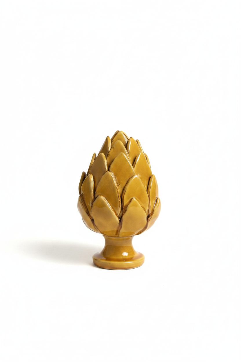 Carciofo ceramica giallo ocra - sfondo bianco