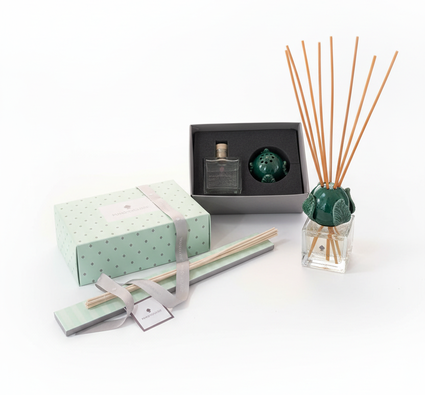 Diffusore pumo verde sfondo bianco