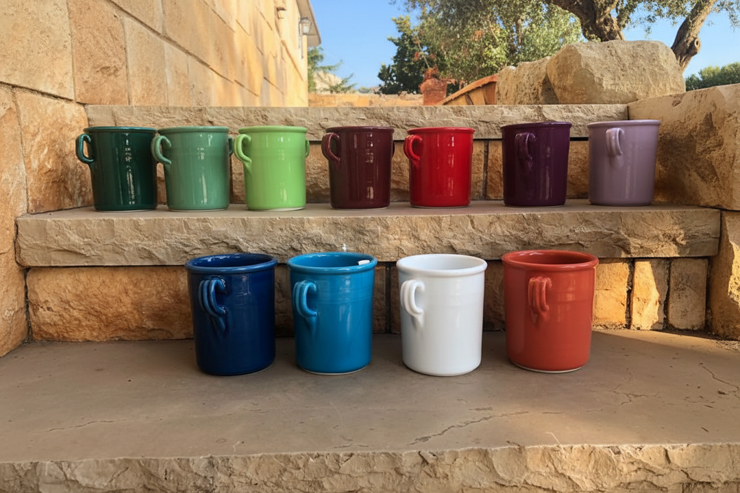 Tazze ceramiche panorama ulivi luminoso